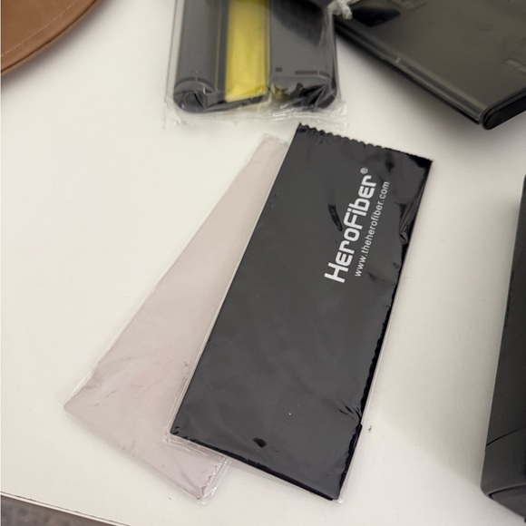 Canon 0599C001 Selphy CP1200 Black Wireless Color Photo Printer - Picture 7 of 12